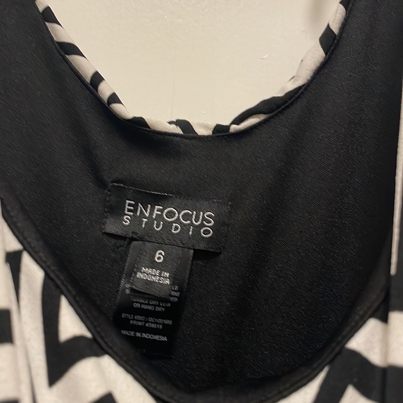 Long dress - Picture 3 of 3